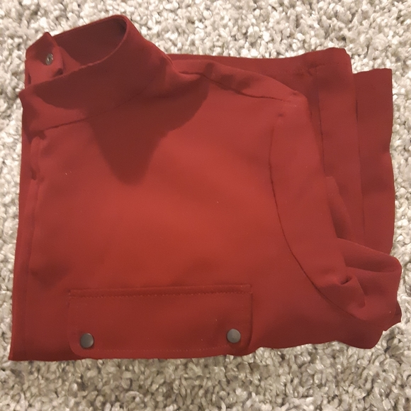 Forever 21 wine burgundy cropped faux pocket top size large - Picture 9 of 9